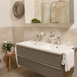 Primaster Mineralguss-Waschbecken 121 cm Düsseldorf weiß