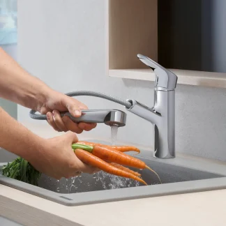 Hansgrohe Küchenarmatur Focus M43 150 mit herausziehbarer Handbrause