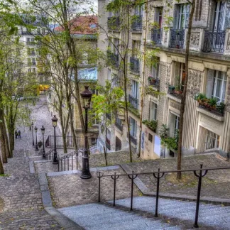 papermoon Vlies- Fototapete Digitaldruck 350 x 260 cm Montmartre in Paris