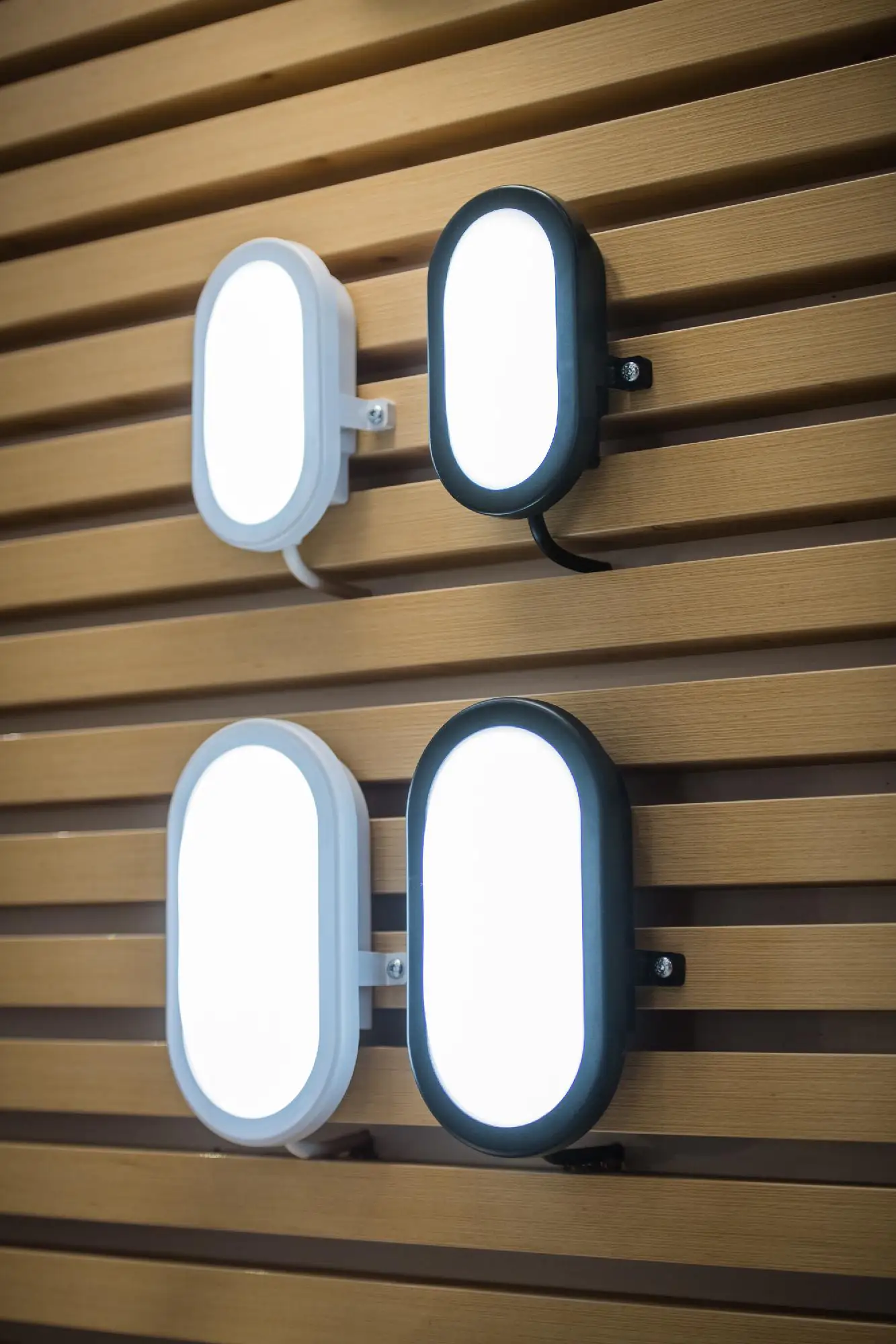 Ledvance LED Ovalleuchte Bulkhead weiß 11 Watt, IP 54
