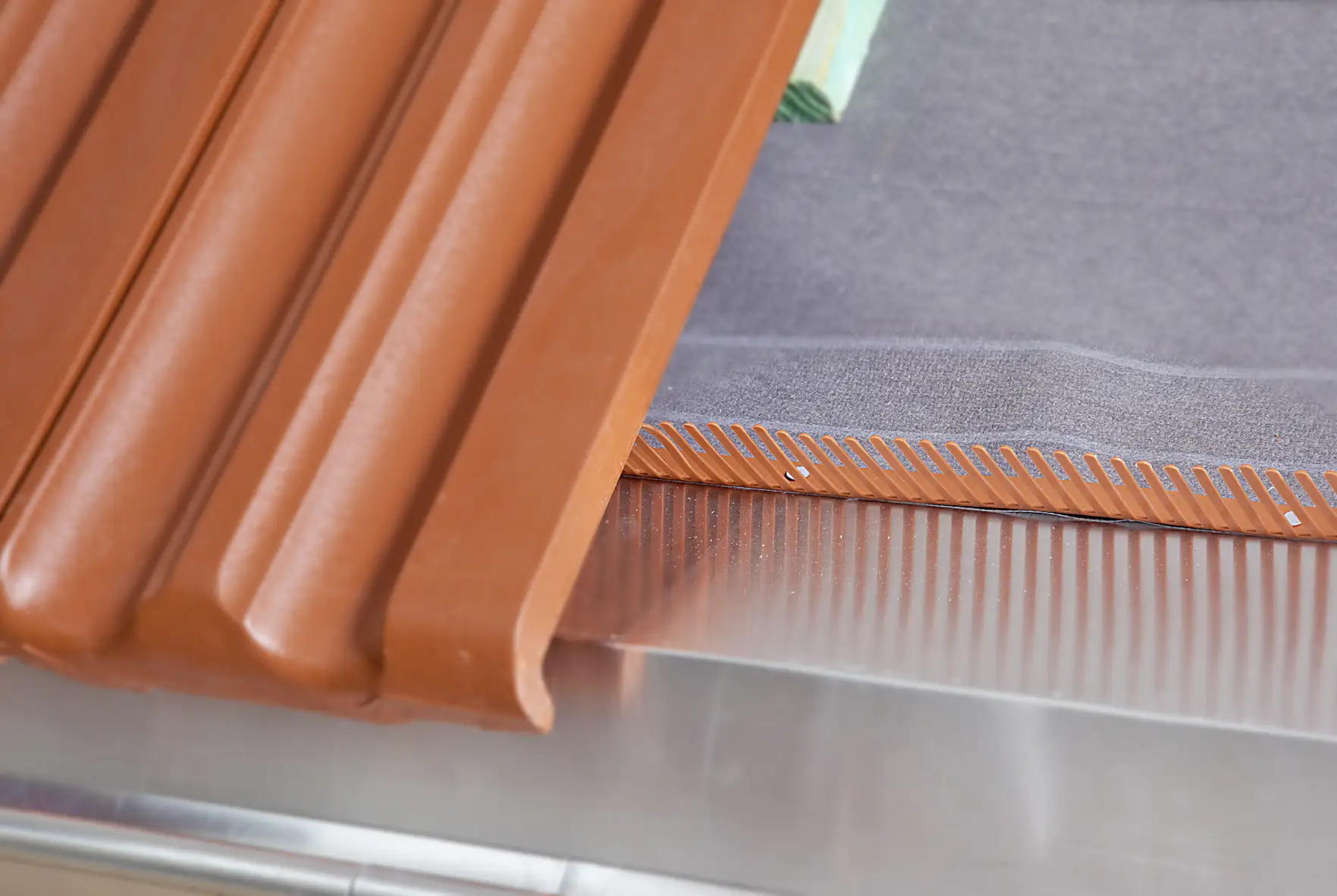 Sarei Traufenkamm 1000 mm ziegelrot
