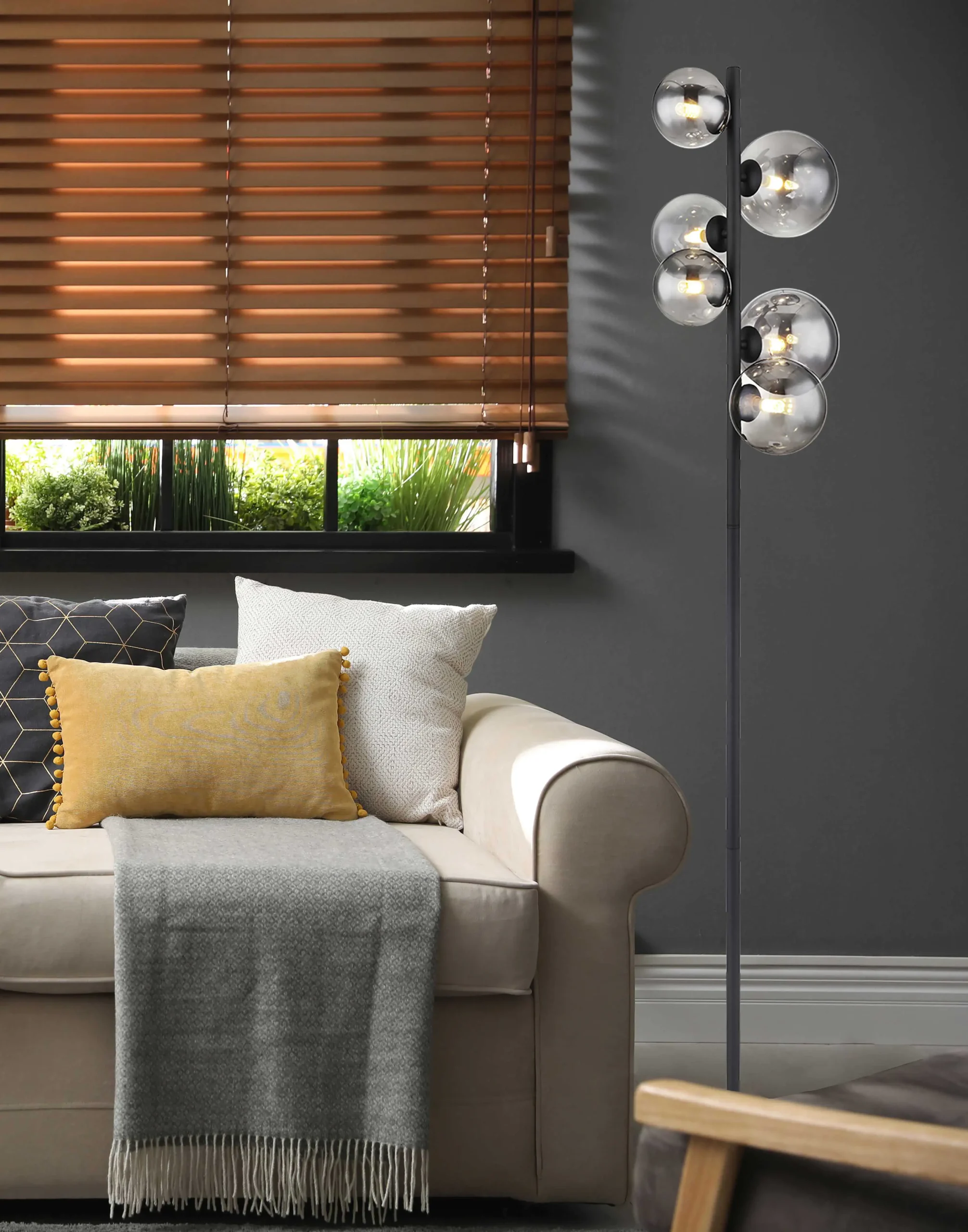 Globo Stehleuchte Riha schwarz 155 x 28,5 cm 6 x G9 LED, 3 W